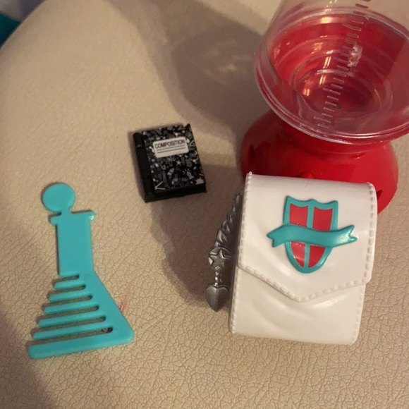 Project Mc2 McKeyla's Lava Light Doll - Picture 9 of 11